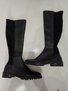 NeW Stuart Weitzman 5050 knee-high boot, Lugged Sole Size 7.5